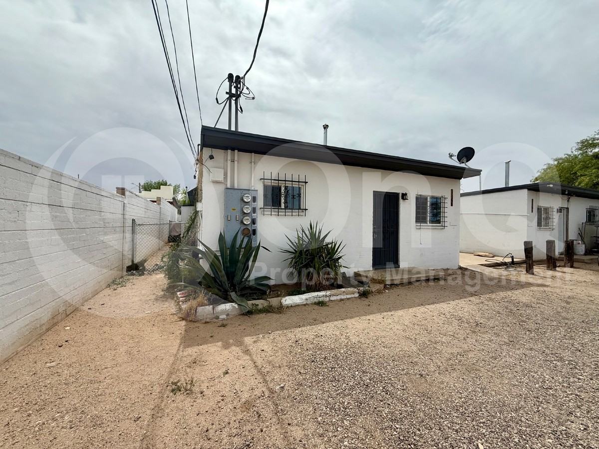 3566 E Kleindale Rd #D - Photo 2 of 12