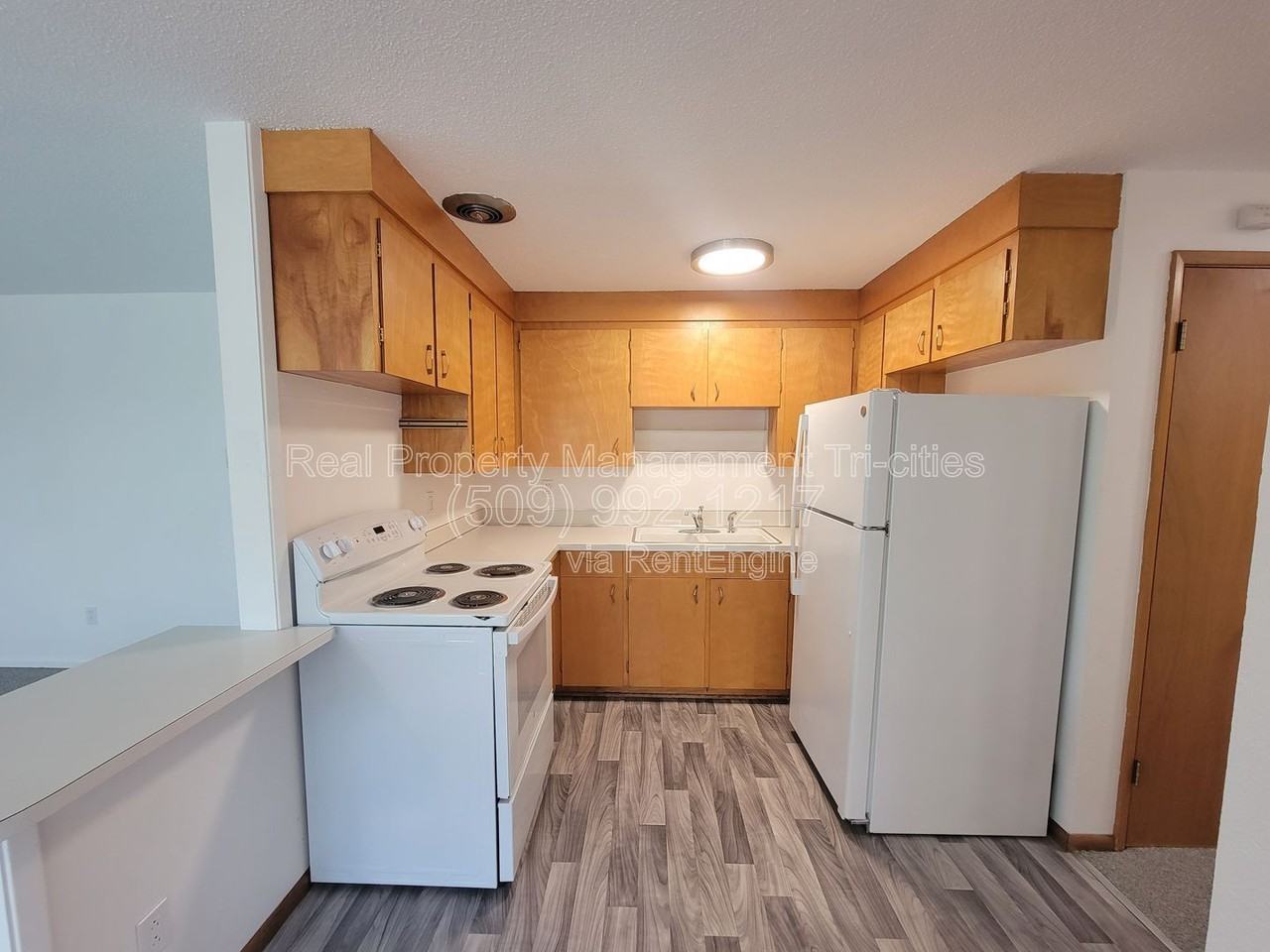 1618 W 7th Pl #A - Photo 4 of 10