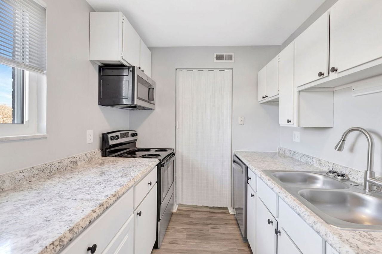 311 N 12th St #3 - Photo 6 of 11