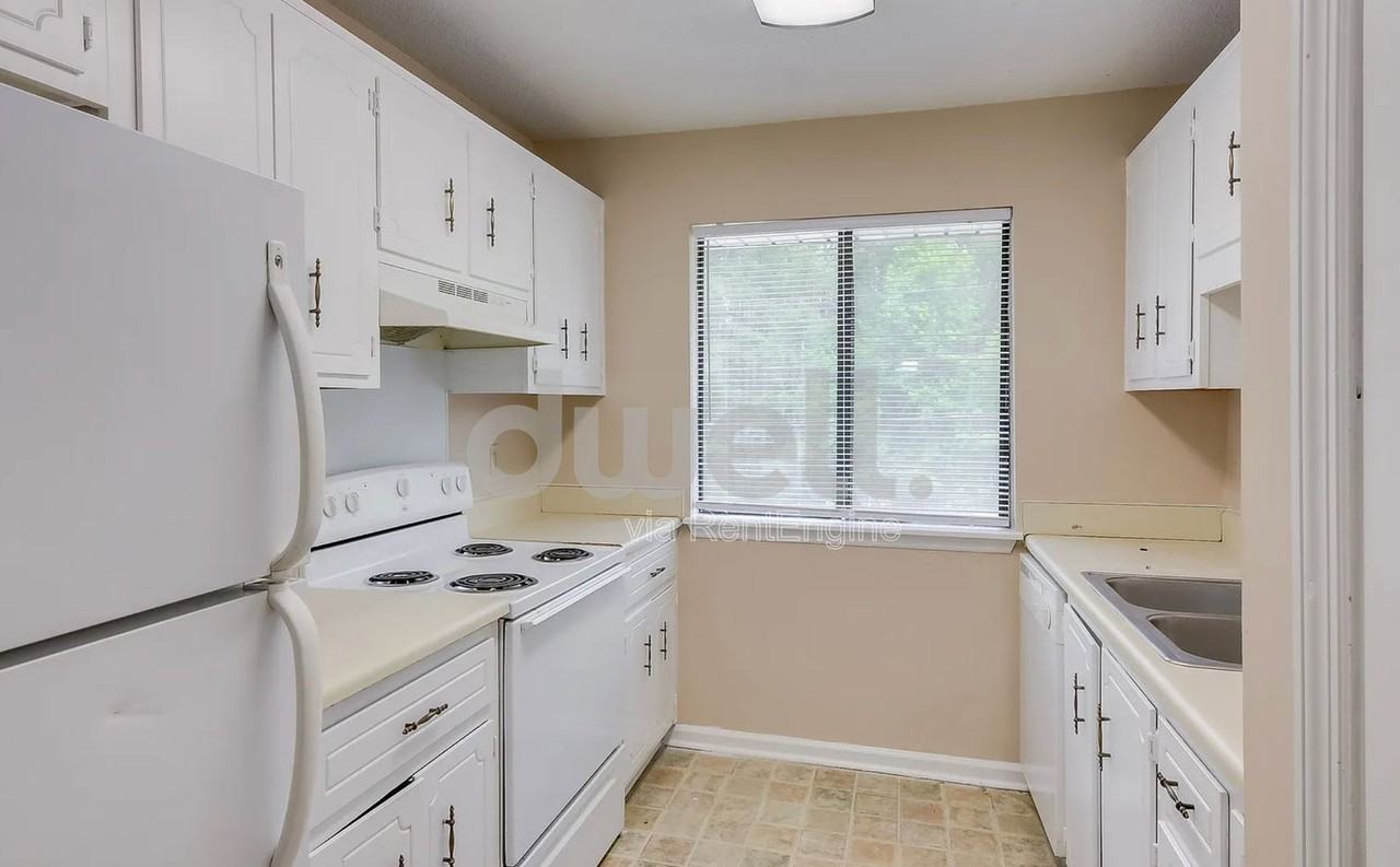 3510 Woodlake Rd #C - Photo 2 of 9