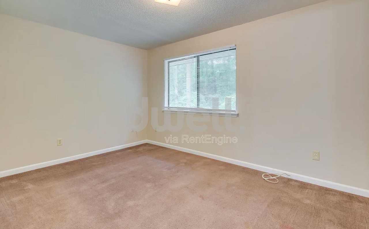 3510 Woodlake Rd #C - Photo 3 of 9