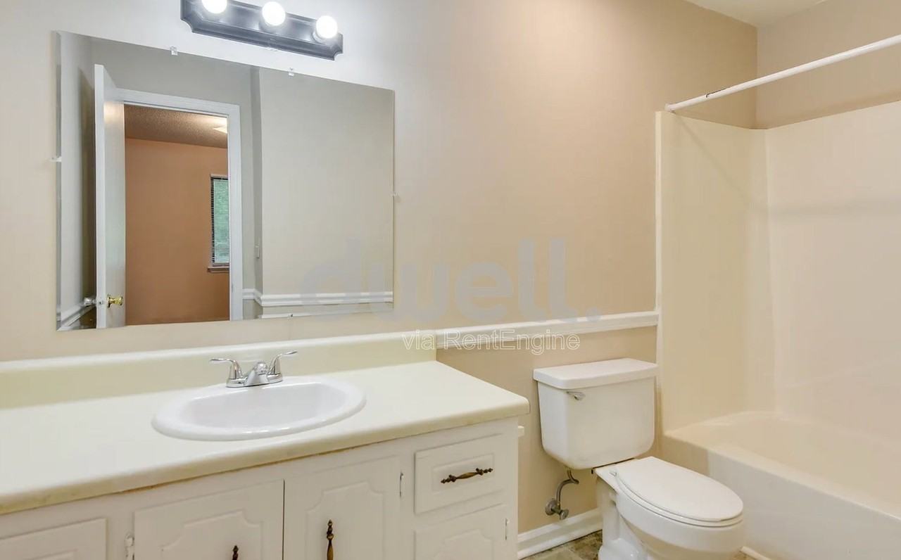 3510 Woodlake Rd #C - Photo 6 of 9