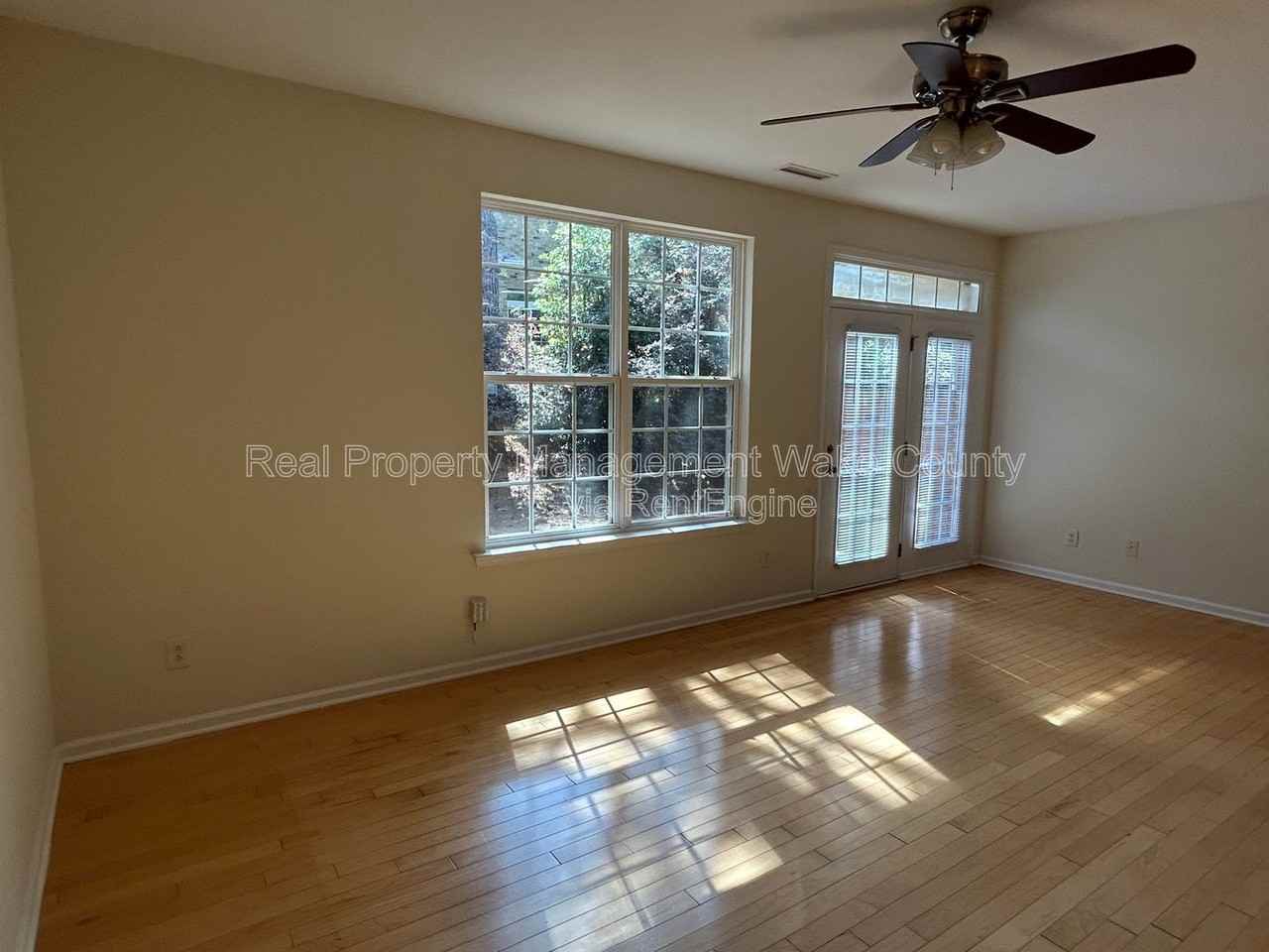 119 Longchamp Ln - Photo 4 of 28