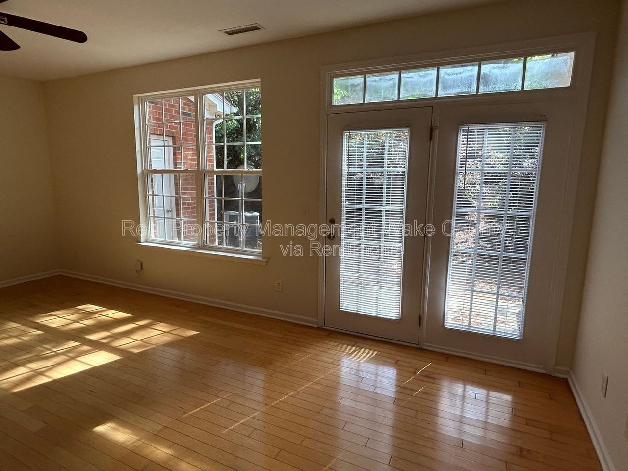 119 Longchamp Ln - Photo 5 of 28