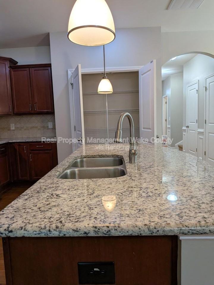 772 Treviso Ln - Photo 7 of 26