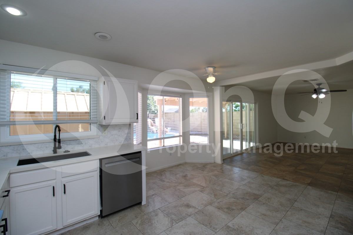 137 W Leah Ct - Photo 5 of 25