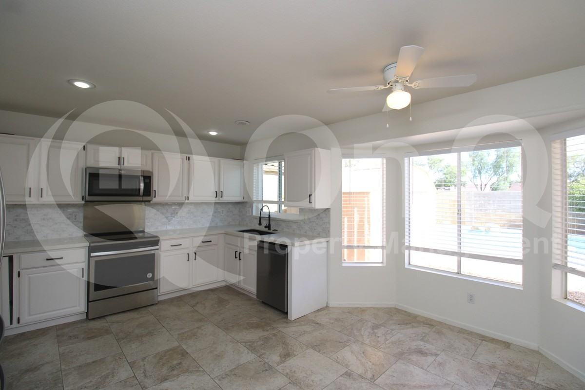 137 W Leah Ct - Photo 6 of 25