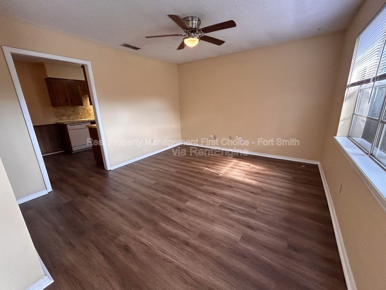 1112 Tancred St - Photo 2 of 18