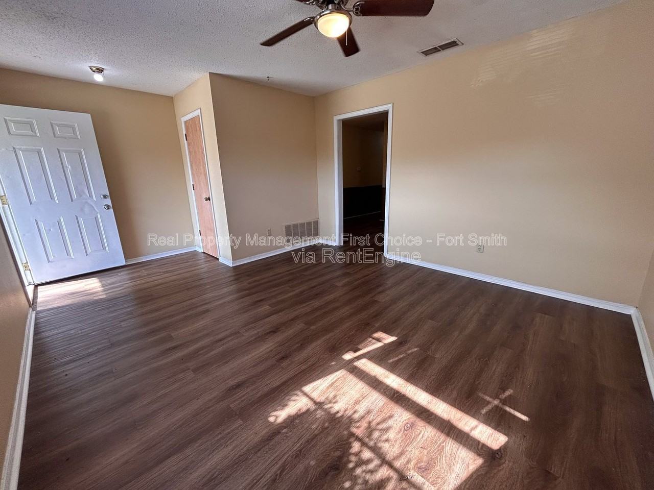 1112 Tancred St - Photo 3 of 18