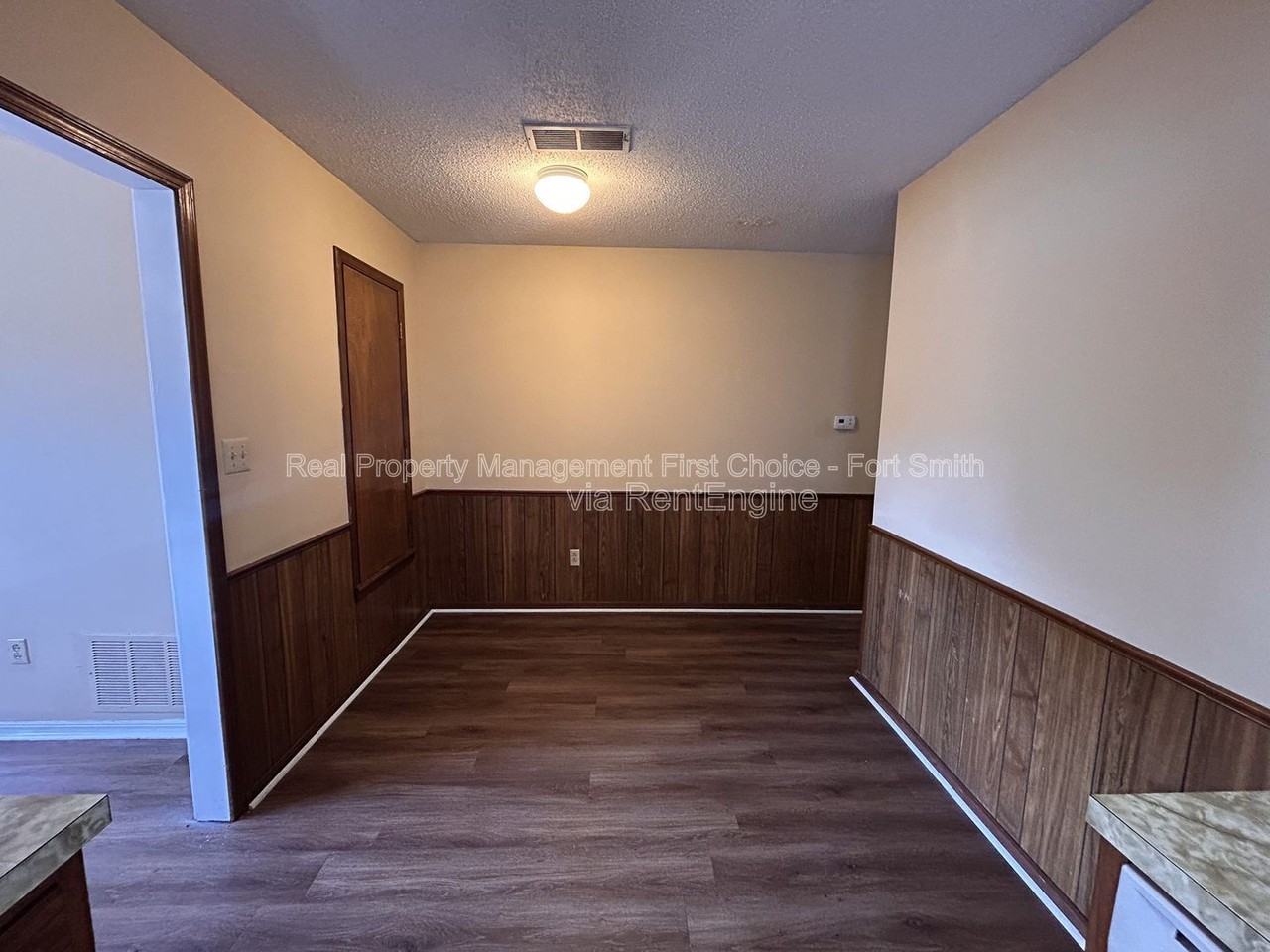 1112 Tancred St - Photo 4 of 18