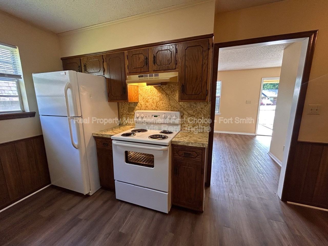 1112 Tancred St - Photo 6 of 18