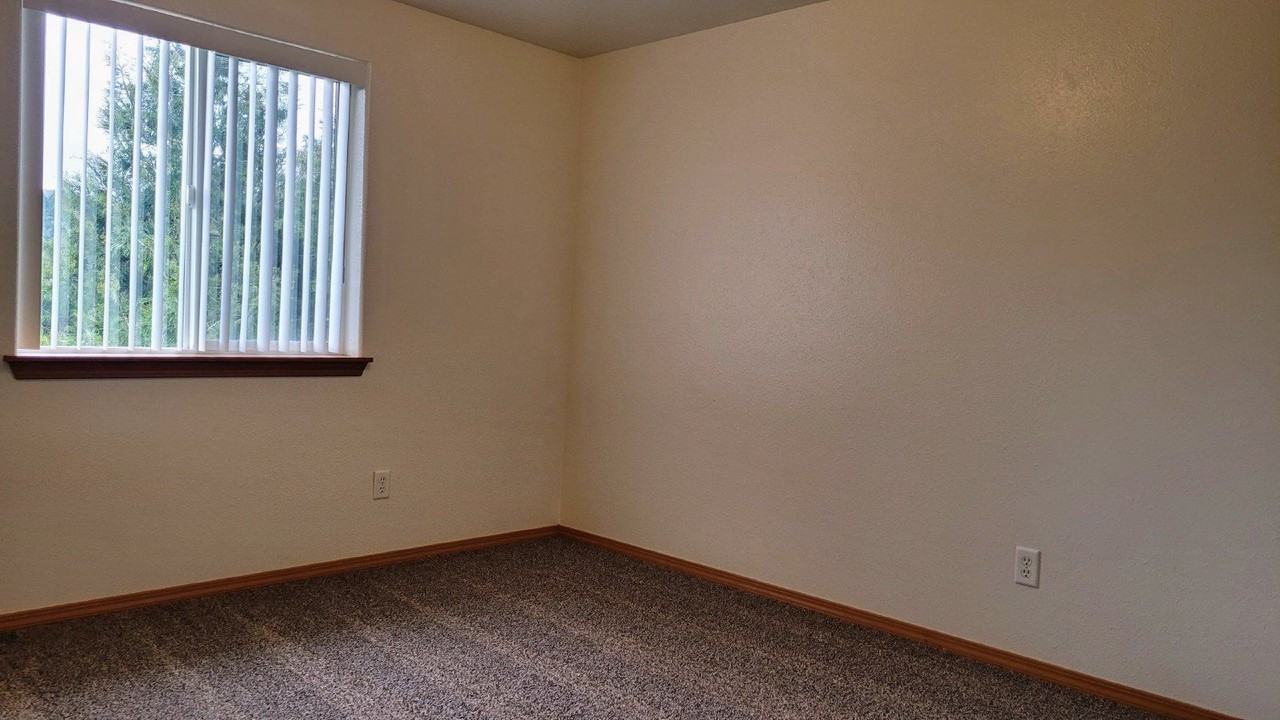 450 Maylea Pl - Photo 5 of 15