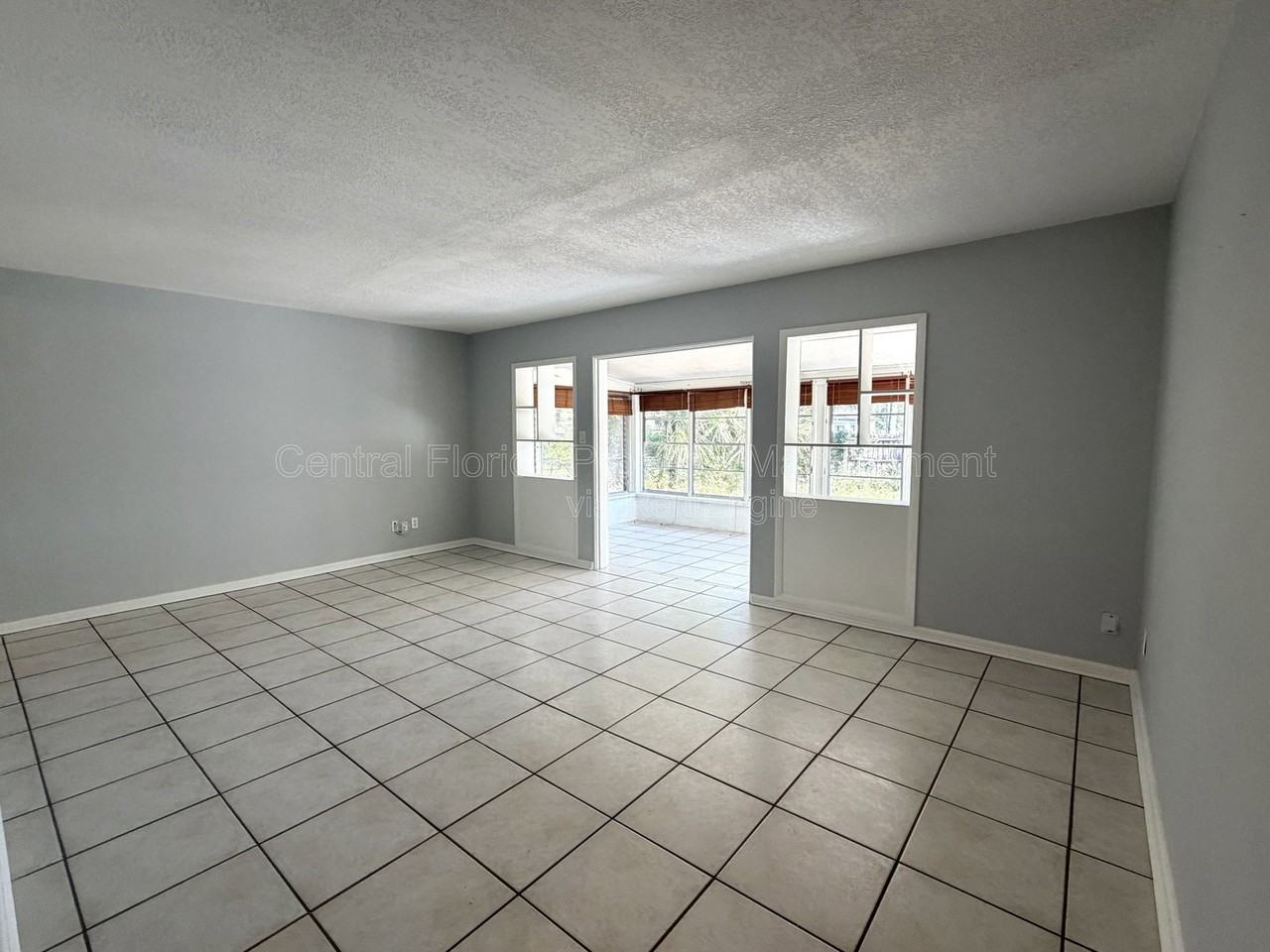 1947 Summerfield Rd - Photo 3 of 21