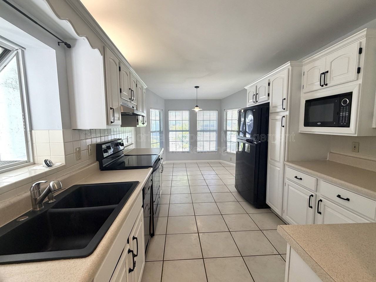 1947 Summerfield Rd - Photo 7 of 21