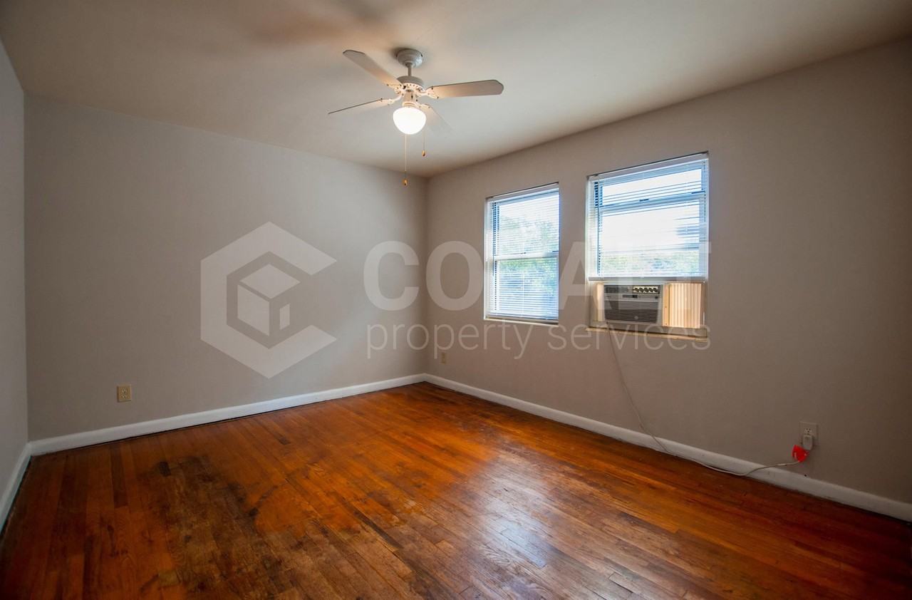 954 Saint Charles Ave Ne #7 - Photo 7 of 16