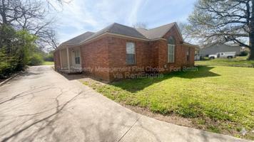 featured image of 4806 Park Ave