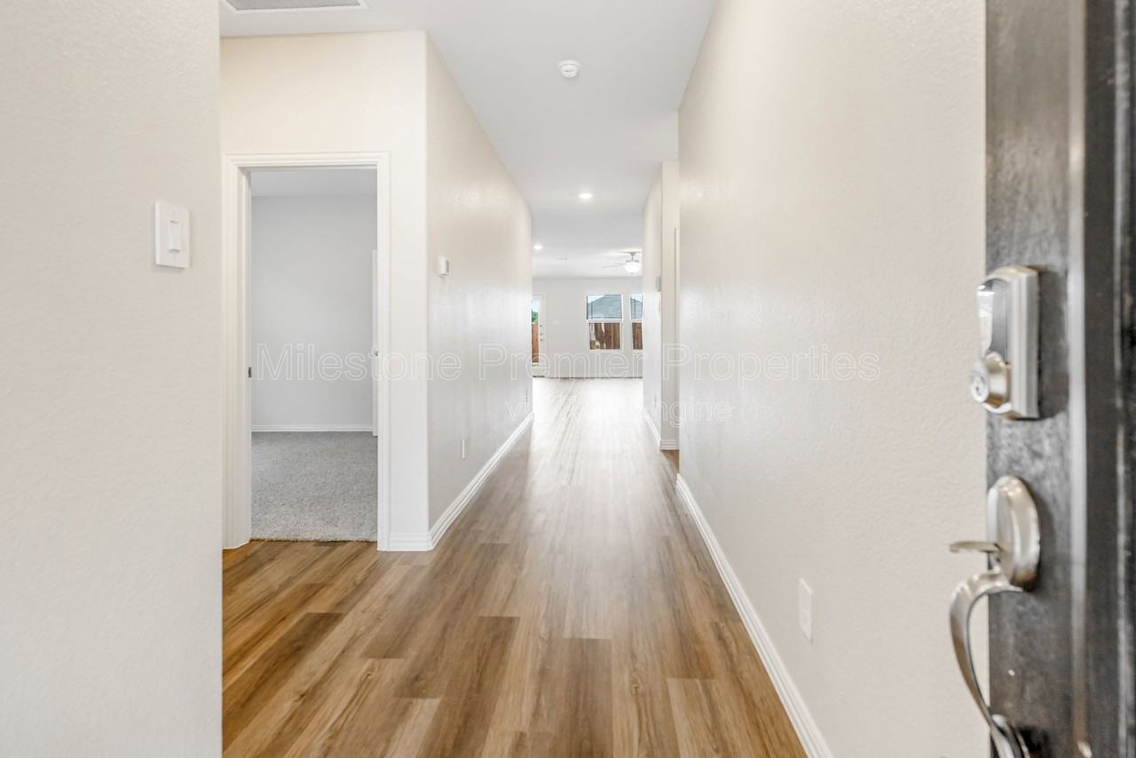 2200 Dunbar Dr - Photo 6 of 41