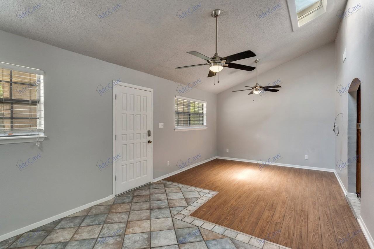 5117 Bahama Dr - Photo 2 of 17