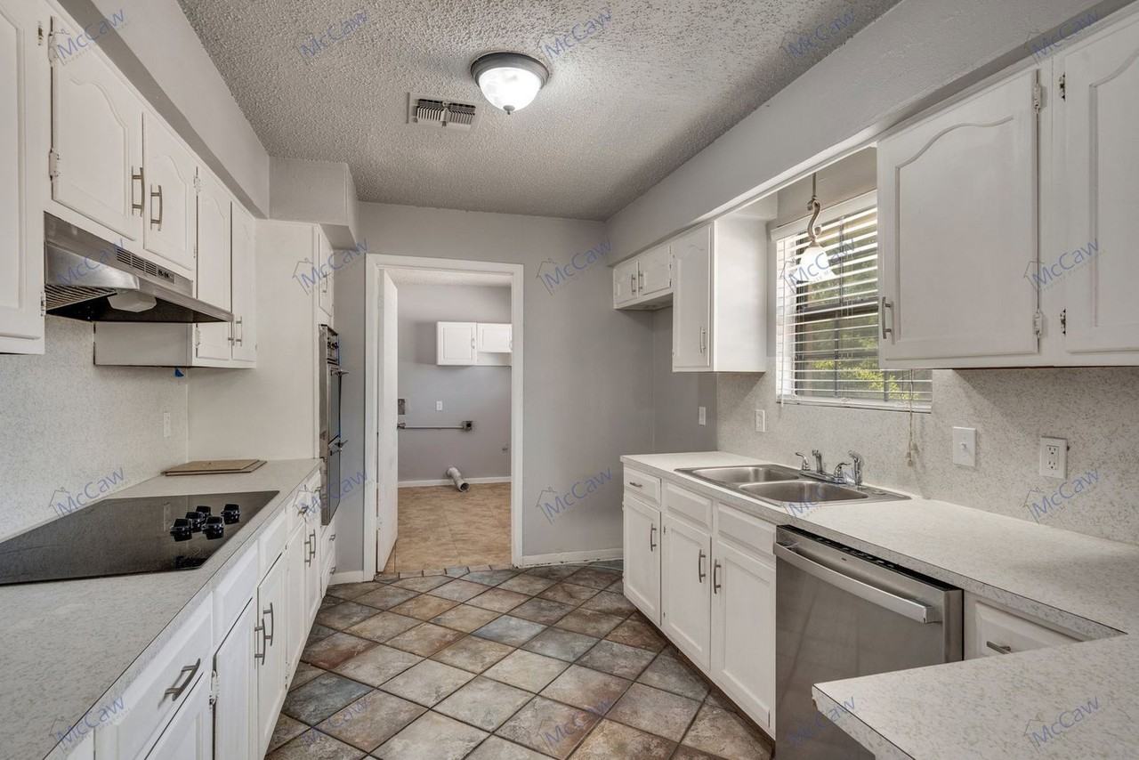 5117 Bahama Dr - Photo 5 of 17