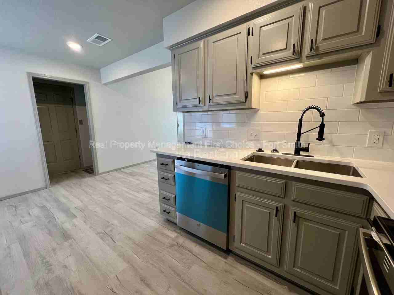 1709 Brooken Hill Dr - Photo 7 of 30