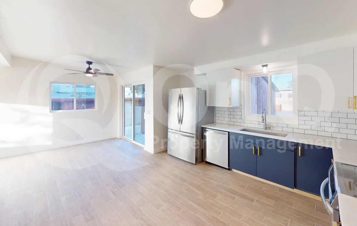 1410 N Desmond Ave - Photo 4 of 21