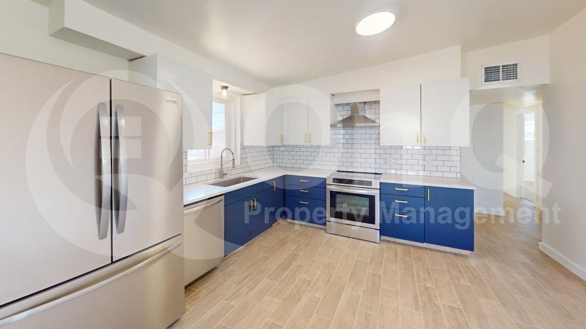 1410 N Desmond Ave - Photo 5 of 21