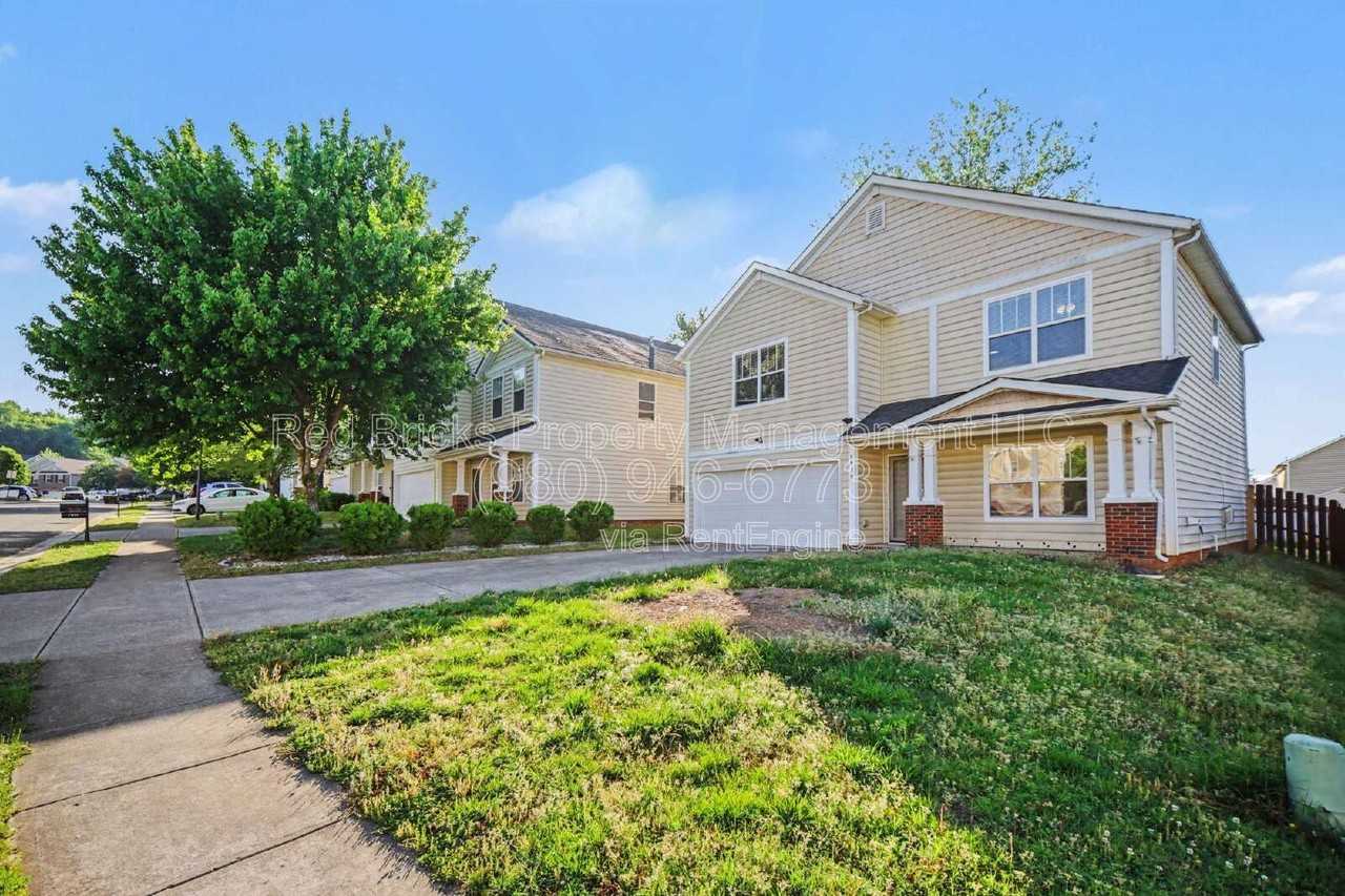 5518 Stowe Derby Dr - Photo 3 of 45