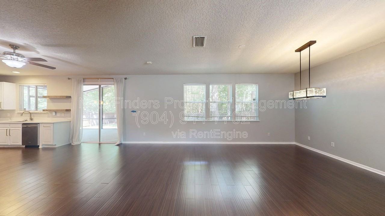 1063 Collinswood Dr W - Photo 6 of 46