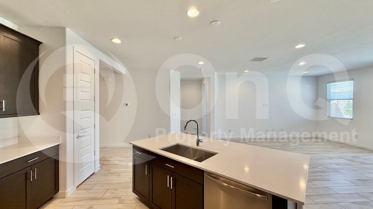 1454 W J Waltz Way - Photo 4 of 22