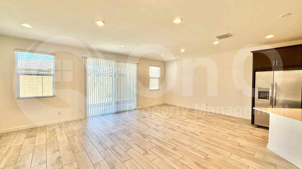 1454 W J Waltz Way - Photo 7 of 22