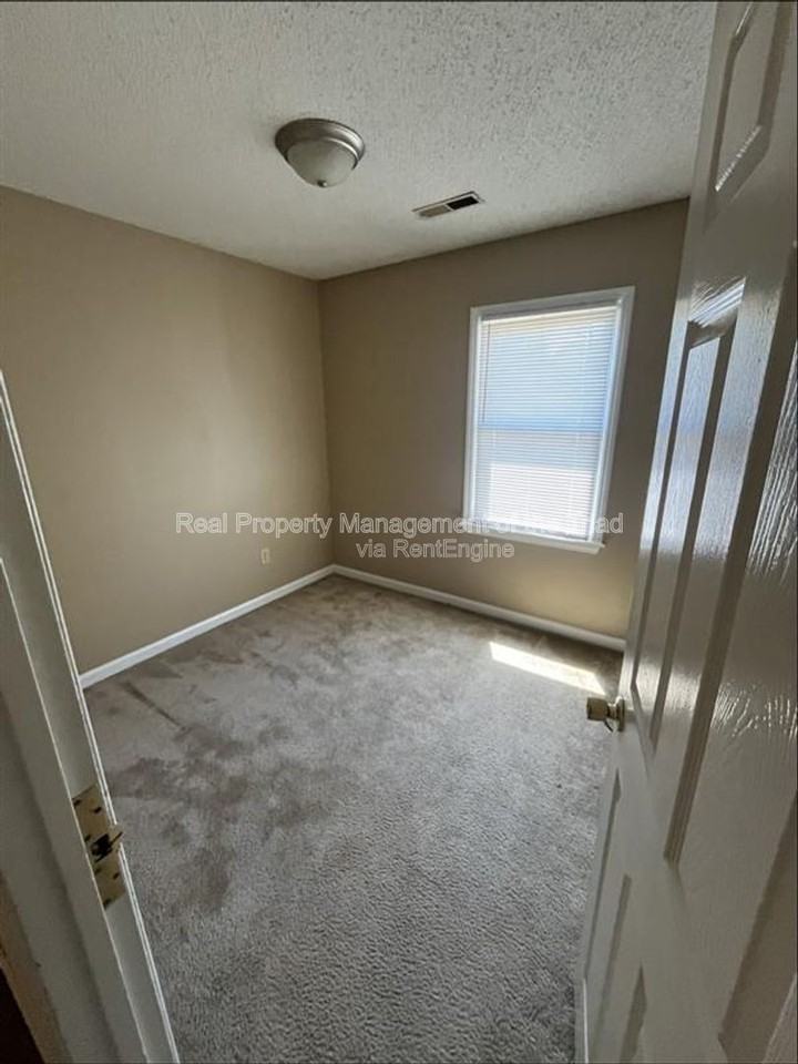 1703 10th St #A - Photo 7 of 11