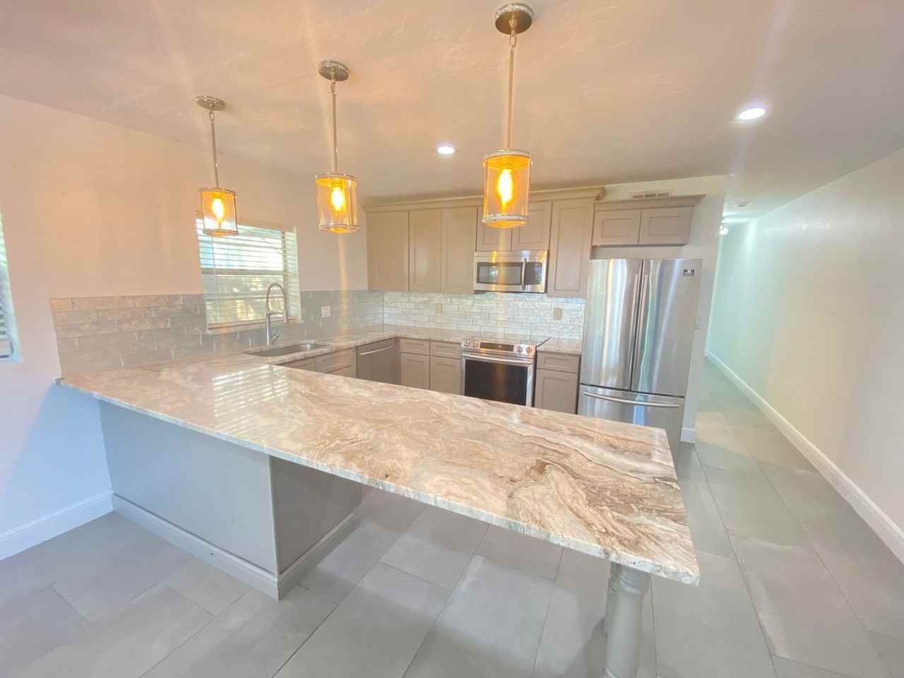 1001 E Pine St - Photo 2 of 19