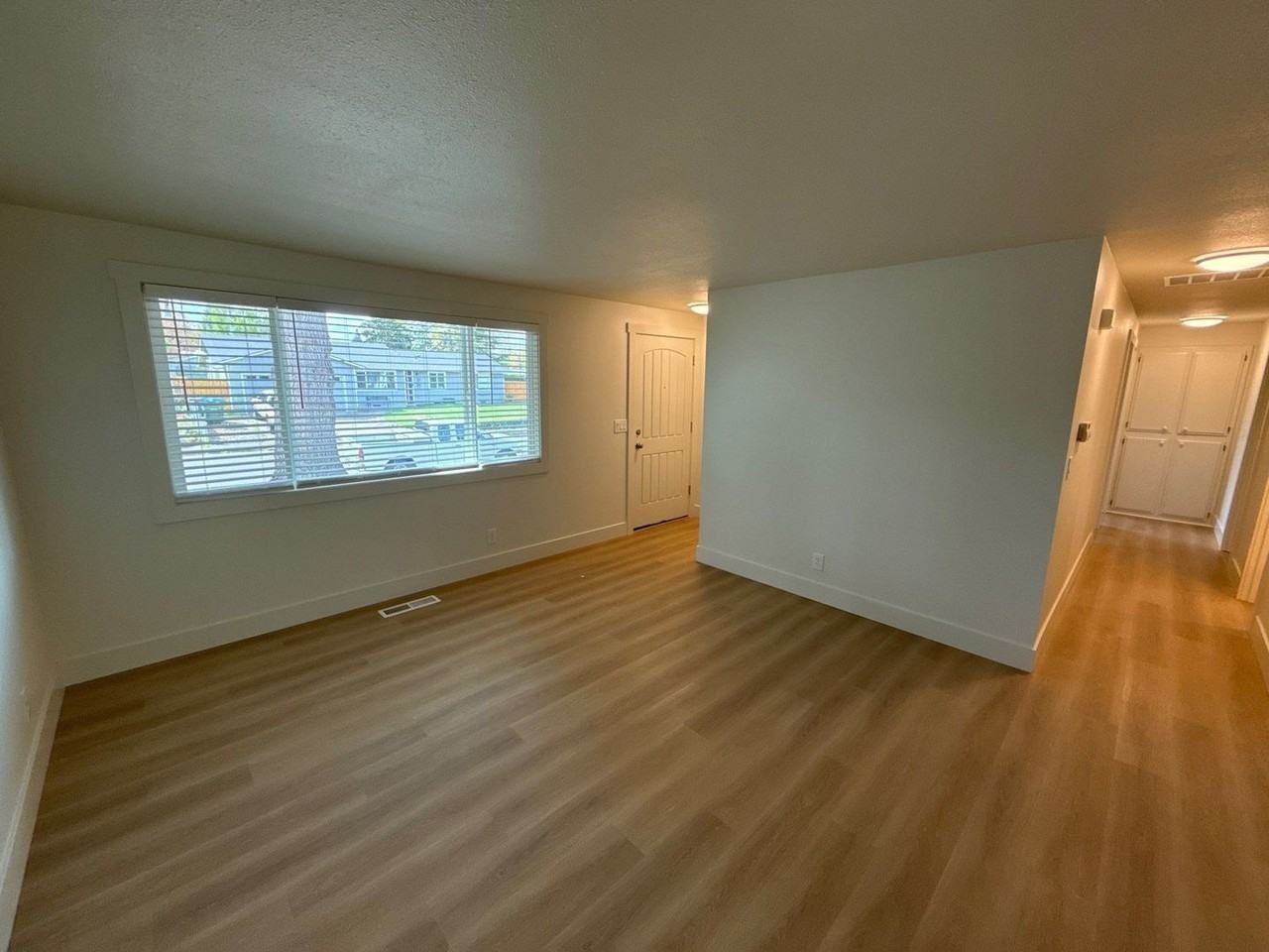 1507 Freeman Ct Ne - Photo 5 of 32