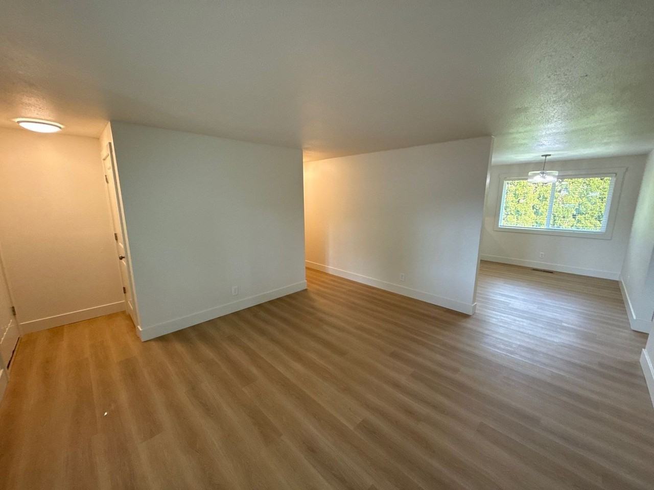 1507 Freeman Ct Ne - Photo 6 of 32