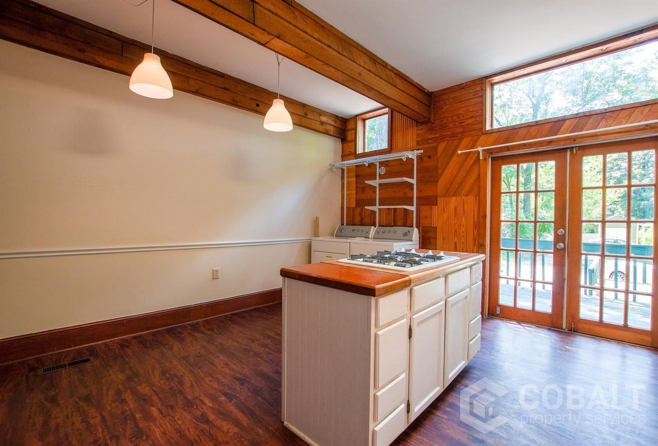 856 Monroe Dr Ne #B - Photo 4 of 24