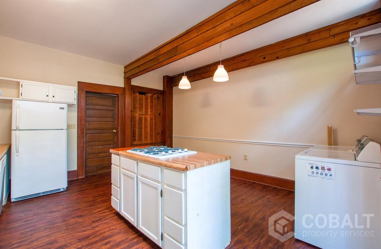 856 Monroe Dr Ne #B - Photo 5 of 24