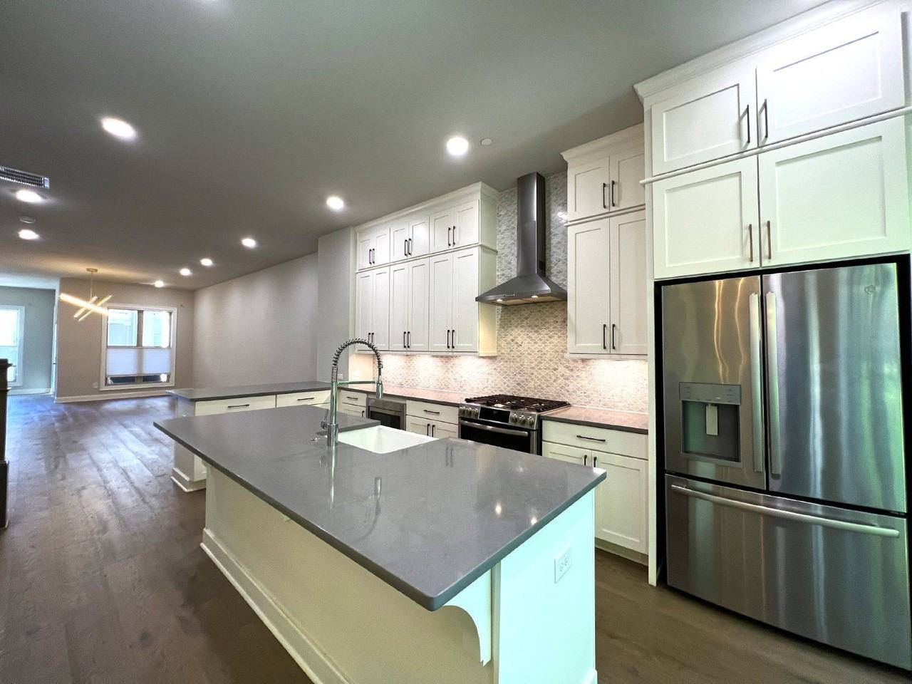 4353 Parkside Pl - Photo 6 of 50