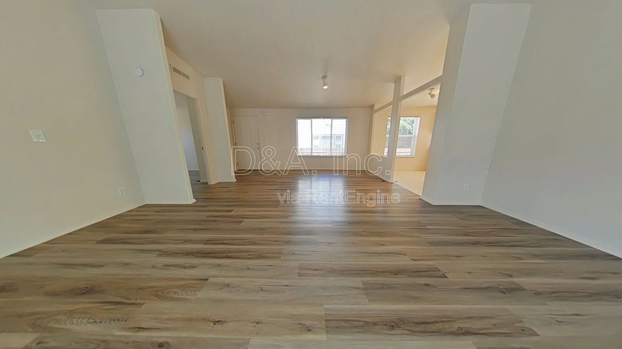 419 Nw 14th St - Photo 3 of 11