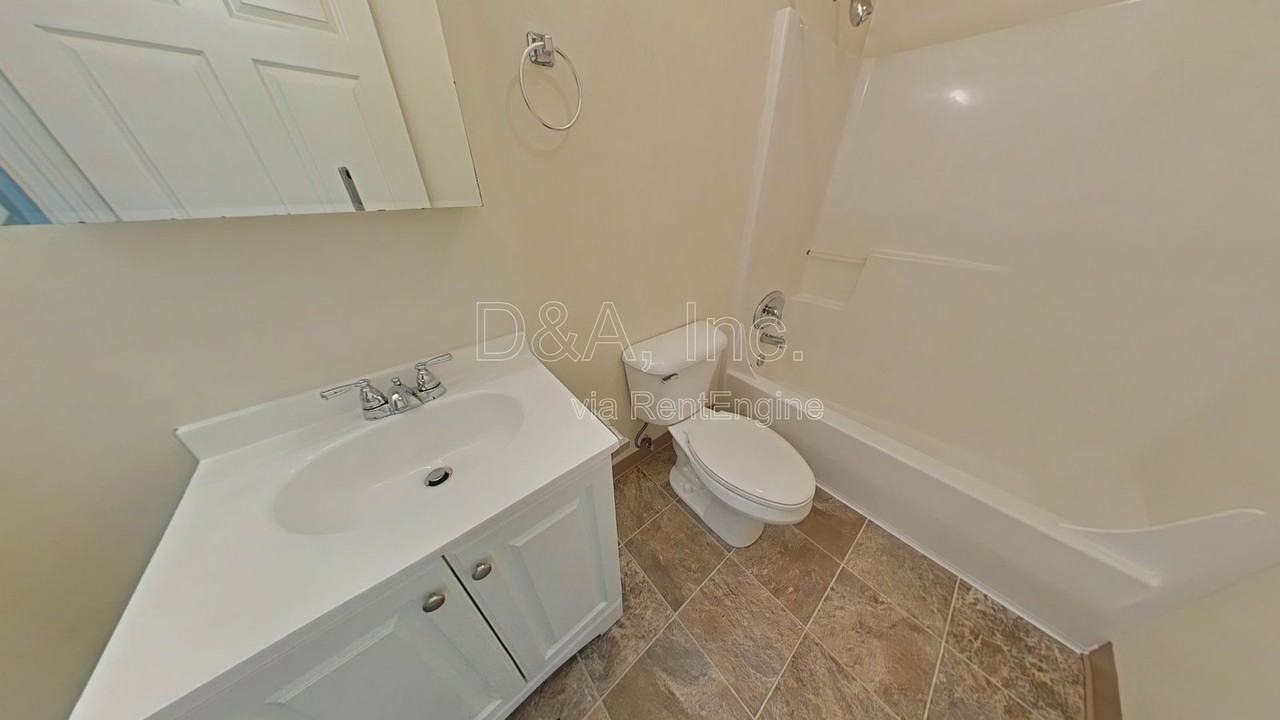 725 Sw 13th St #3 - Photo 7 of 8