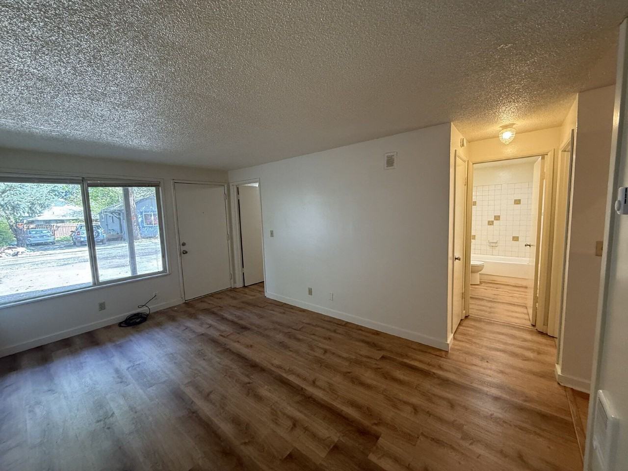 851 W 5th Ave #6 - Photo 7 of 11