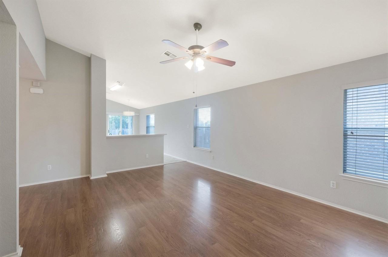 13400 James Monroe St - Photo 4 of 44