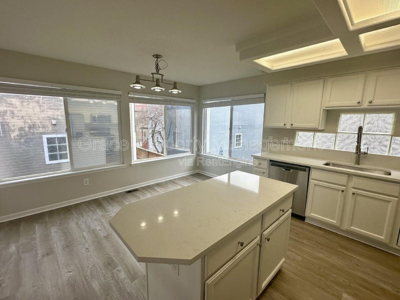 1440 Braewood Ave - Photo 6 of 21