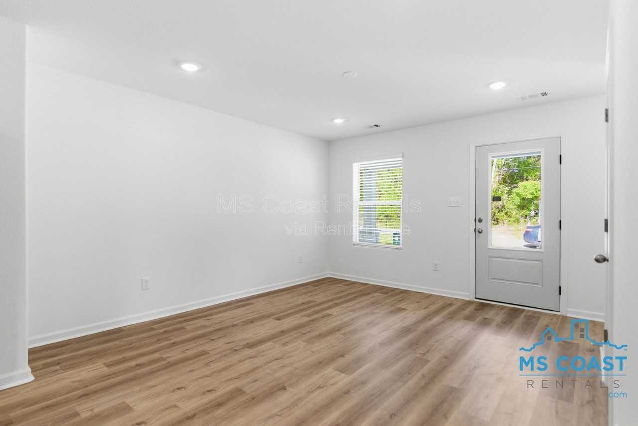 13459 Gorman St - Photo 3 of 22