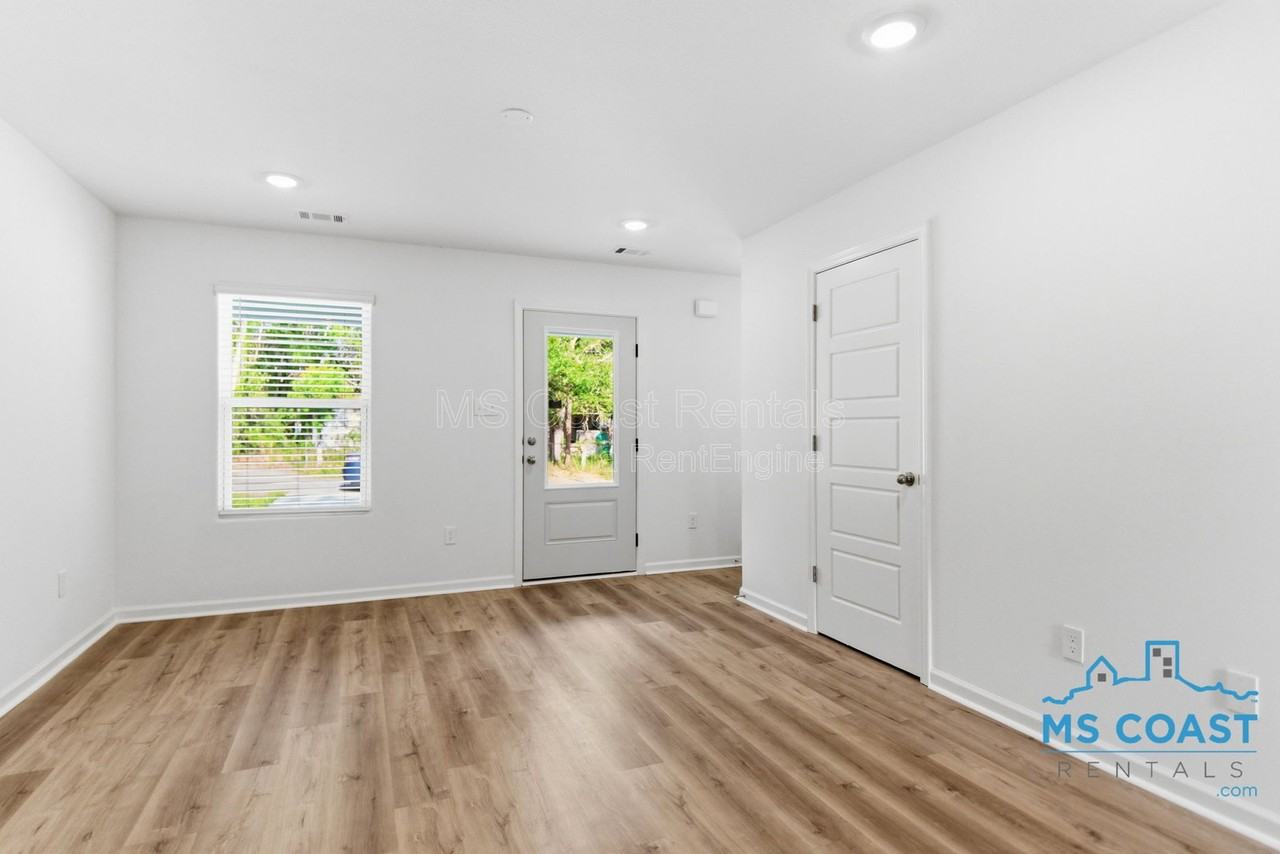 13459 Gorman St - Photo 4 of 22