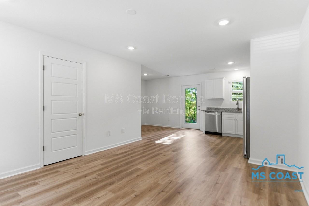 13459 Gorman St - Photo 6 of 22