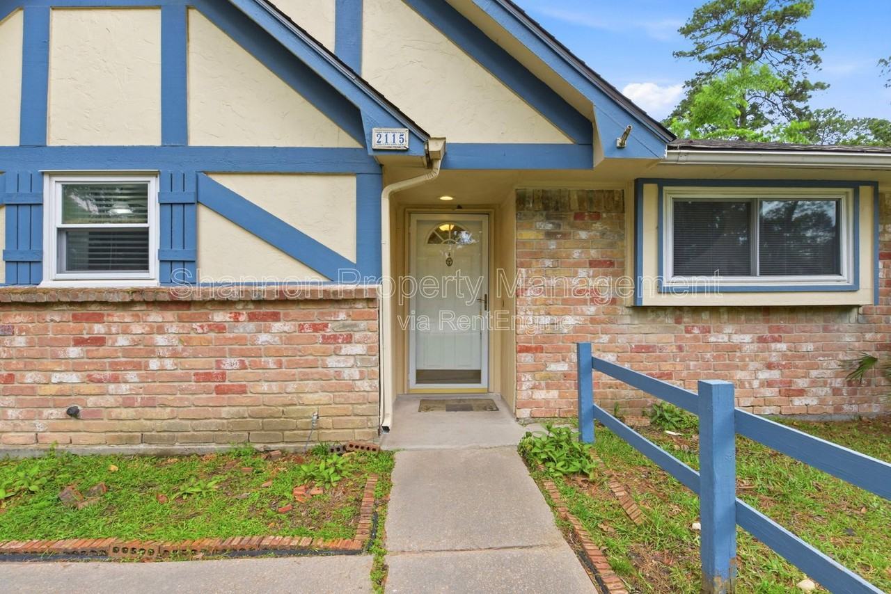 2115 Oak Shores Dr - Photo 2 of 31