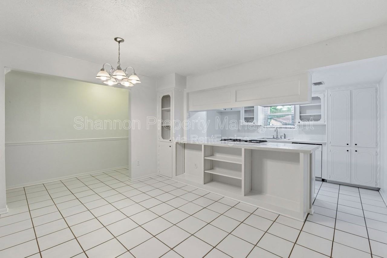 2115 Oak Shores Dr - Photo 6 of 31