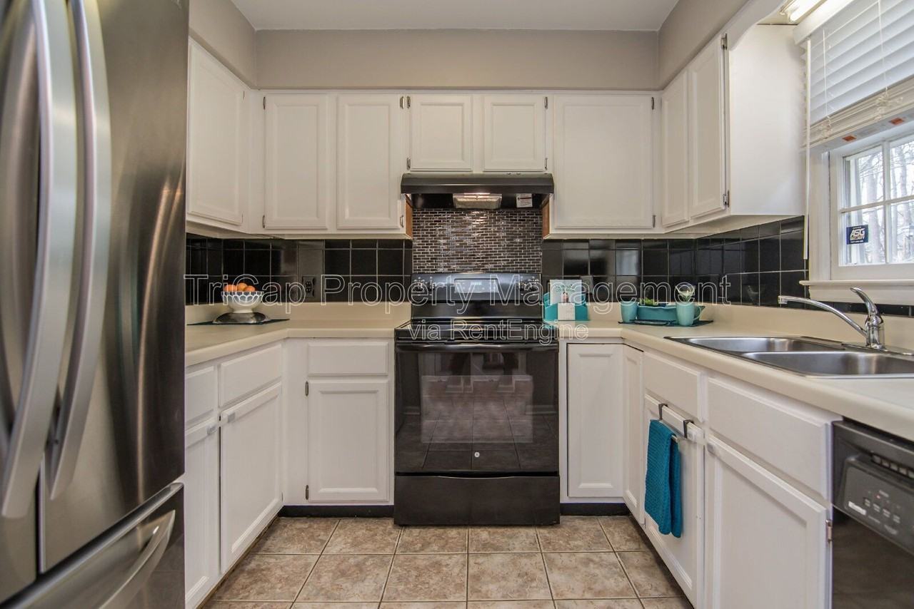 1806 Township Cir - Photo 5 of 20