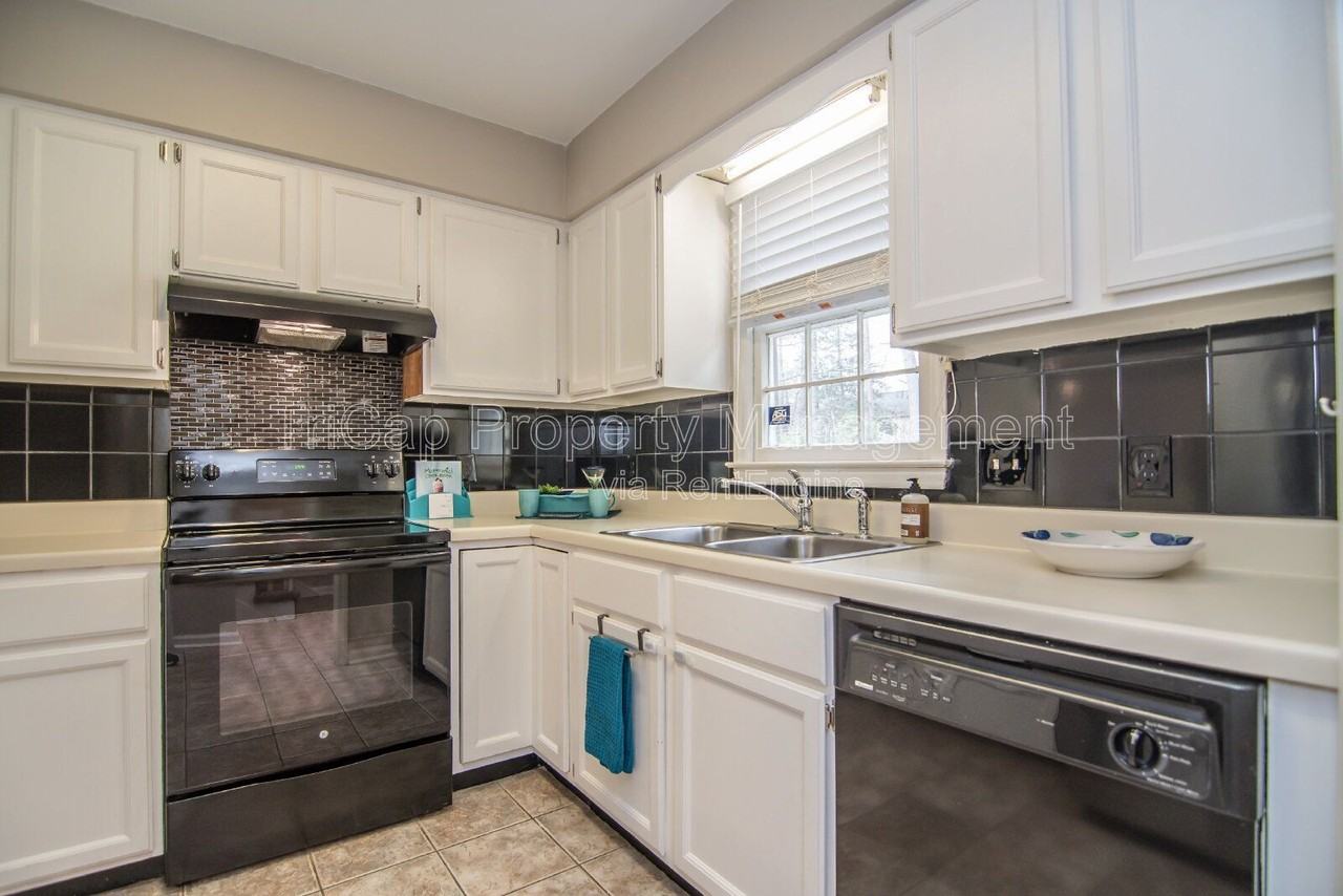 1806 Township Cir - Photo 6 of 20