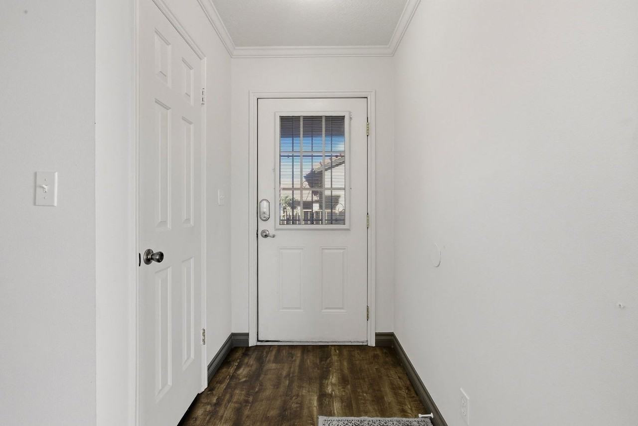 161 W 950 S #E12 - Photo 3 of 27